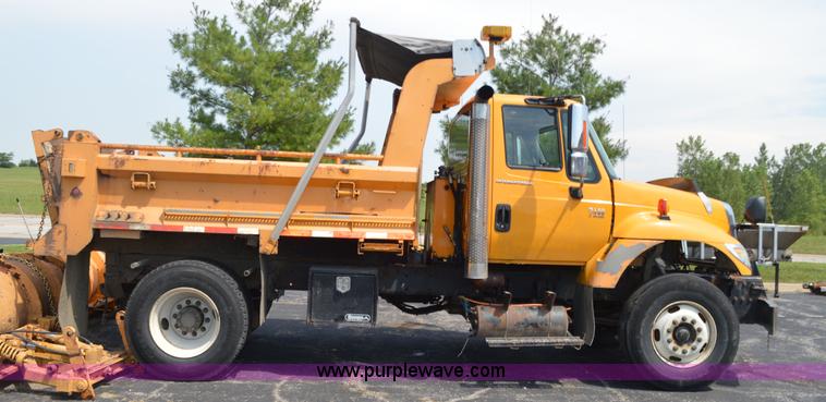 image for item BK9712 2006 International 7400 dump truck