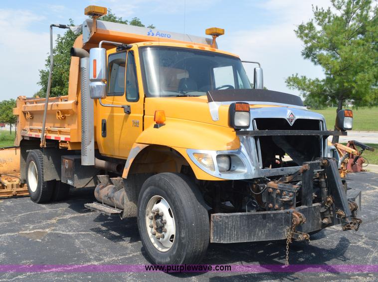 image for item BK9712 2006 International 7400 dump truck