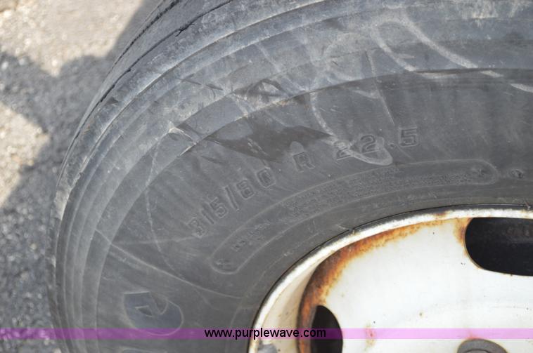 image for item BK9712 2006 International 7400 dump truck