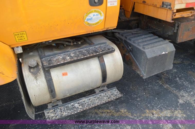 image for item BK9712 2006 International 7400 dump truck