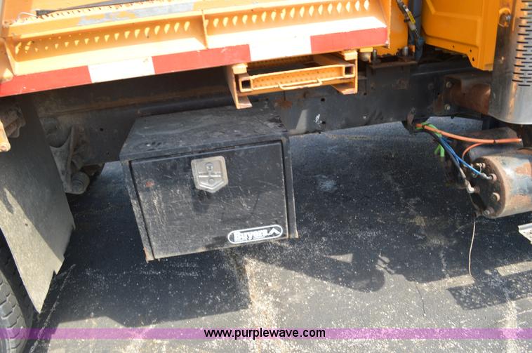 image for item BK9712 2006 International 7400 dump truck