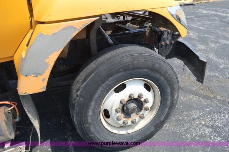 image for item BK9712 2006 International 7400 dump truck