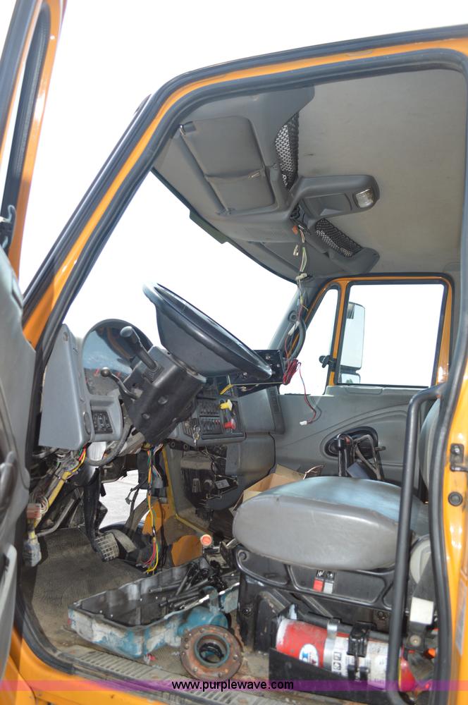 image for item BK9712 2006 International 7400 dump truck