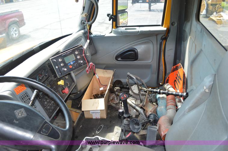 image for item BK9712 2006 International 7400 dump truck