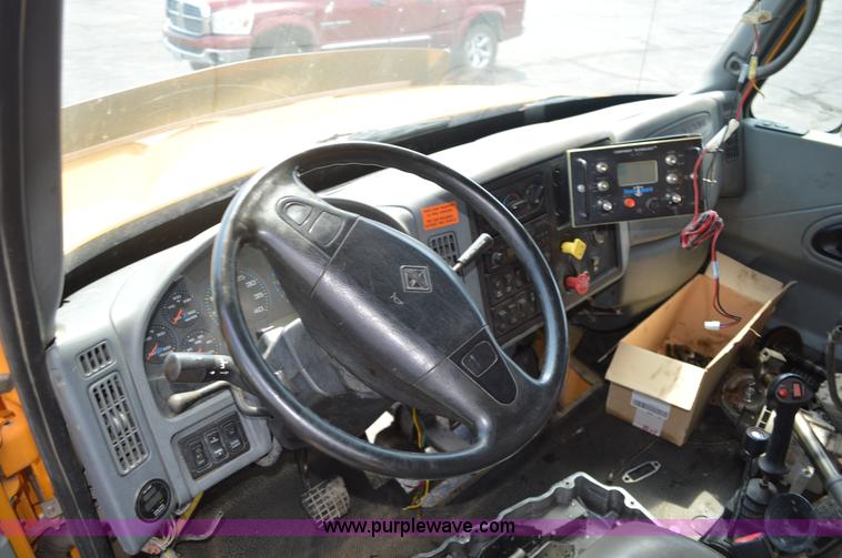 image for item BK9712 2006 International 7400 dump truck