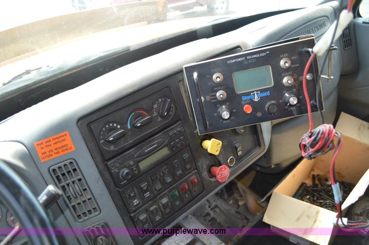 image for item BK9712 2006 International 7400 dump truck