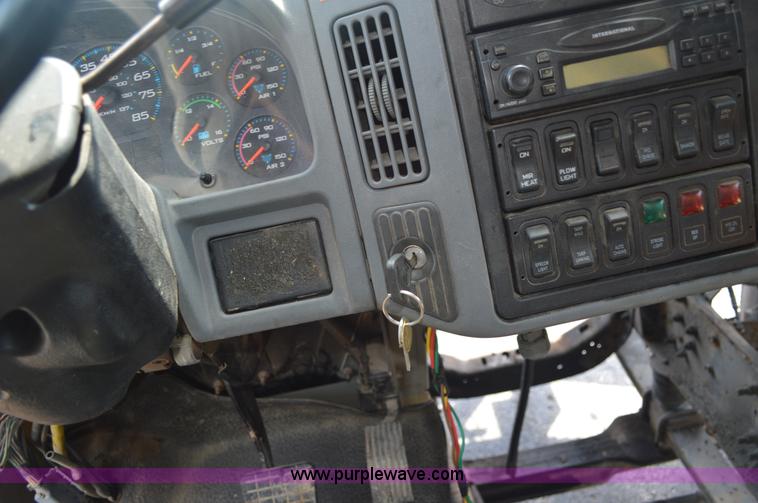 image for item BK9712 2006 International 7400 dump truck