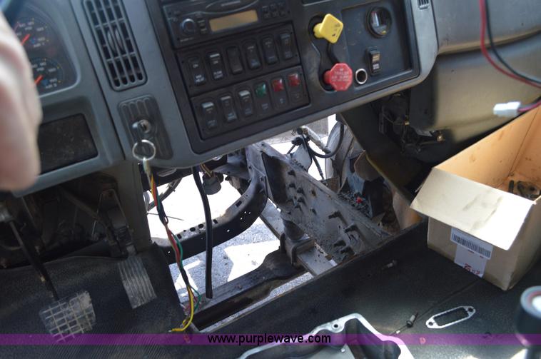 image for item BK9712 2006 International 7400 dump truck