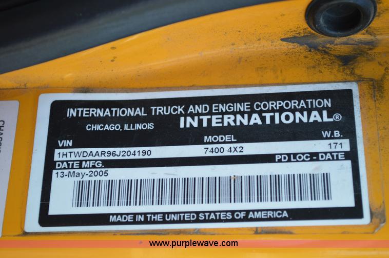 image for item BK9712 2006 International 7400 dump truck