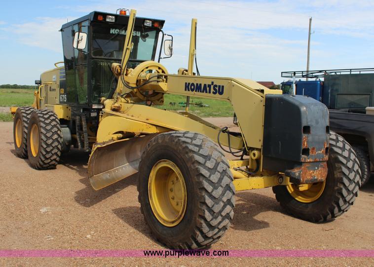 image for item F7987 2005 Komatsu GD675 motor grader