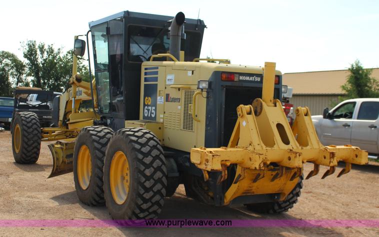 image for item F7987 2005 Komatsu GD675 motor grader
