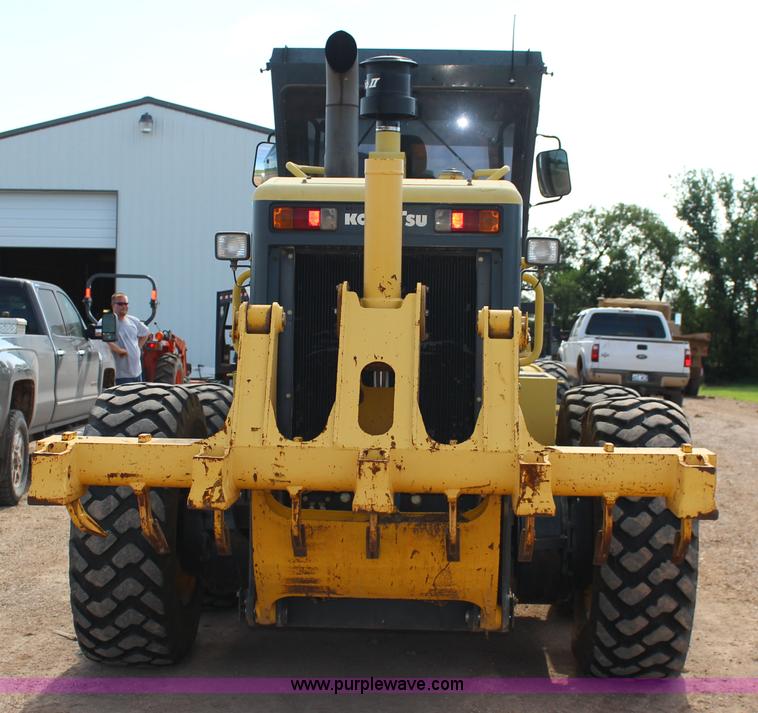 image for item F7987 2005 Komatsu GD675 motor grader