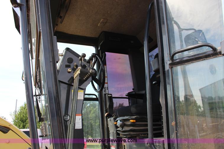 image for item F7987 2005 Komatsu GD675 motor grader