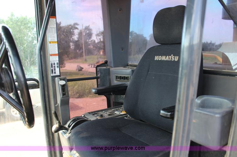 image for item F7987 2005 Komatsu GD675 motor grader