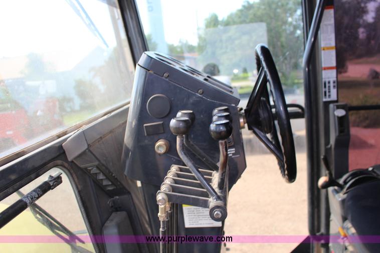 image for item F7987 2005 Komatsu GD675 motor grader