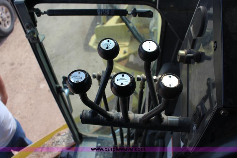 image for item F7987 2005 Komatsu GD675 motor grader