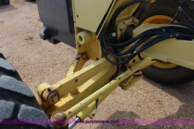 image for item F7987 2005 Komatsu GD675 motor grader