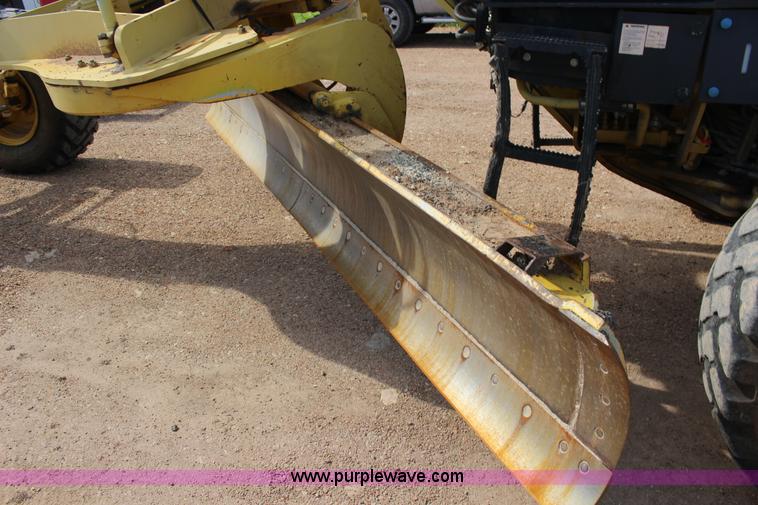 image for item F7987 2005 Komatsu GD675 motor grader