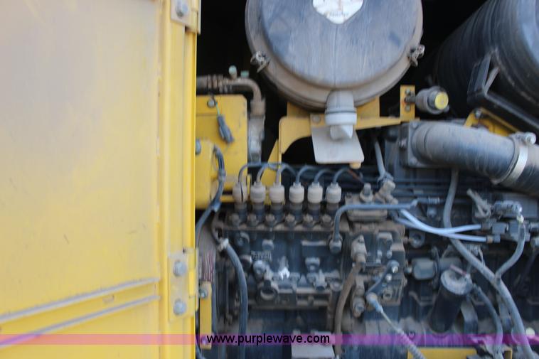 image for item F7987 2005 Komatsu GD675 motor grader