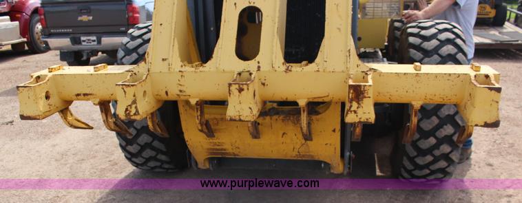 image for item F7987 2005 Komatsu GD675 motor grader