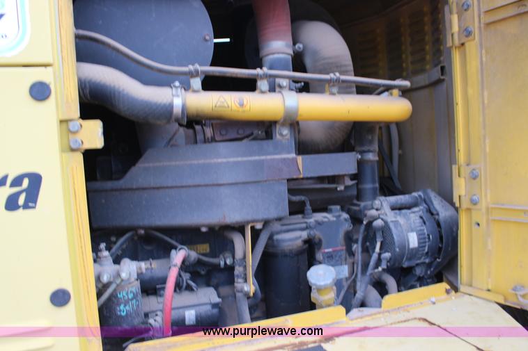 image for item F7987 2005 Komatsu GD675 motor grader