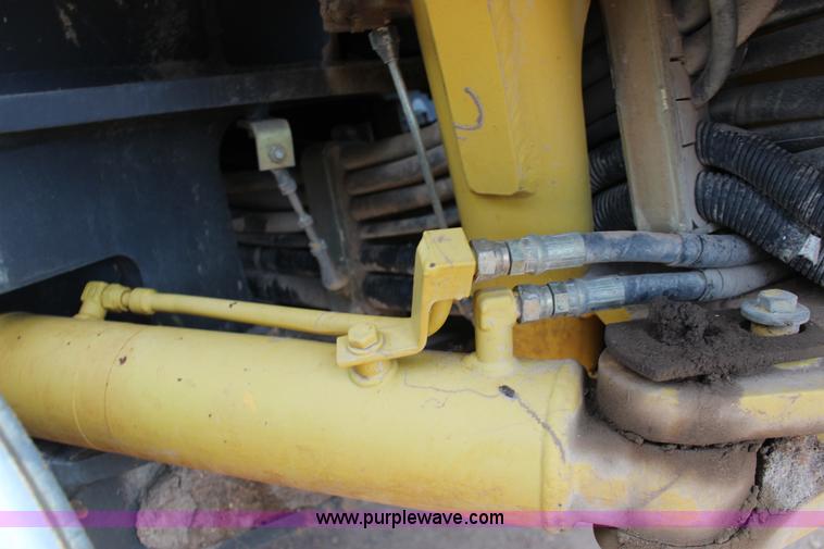 image for item F7987 2005 Komatsu GD675 motor grader