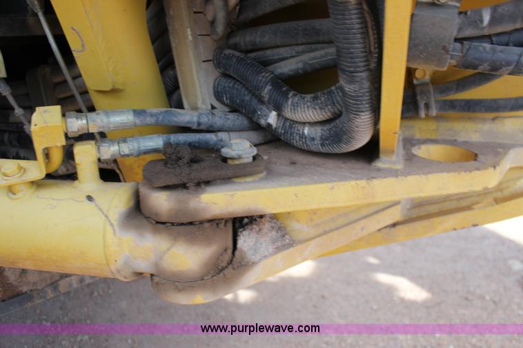 image for item F7987 2005 Komatsu GD675 motor grader