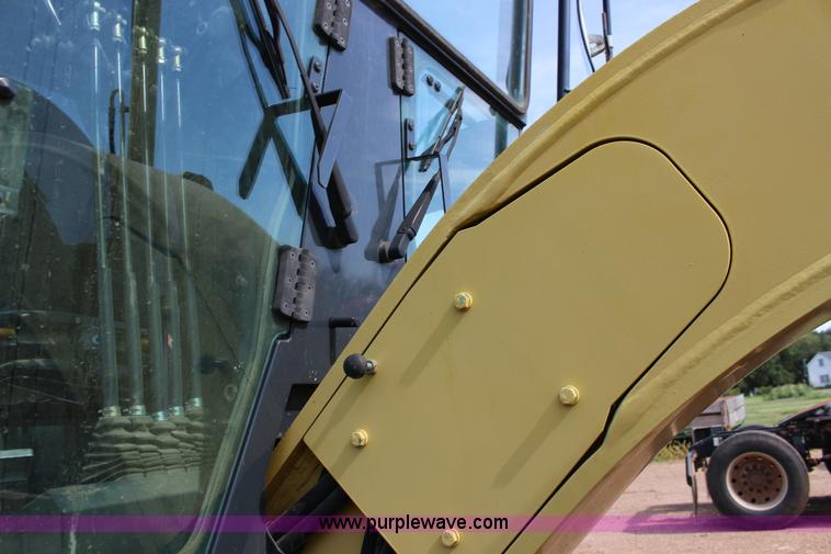 image for item F7987 2005 Komatsu GD675 motor grader