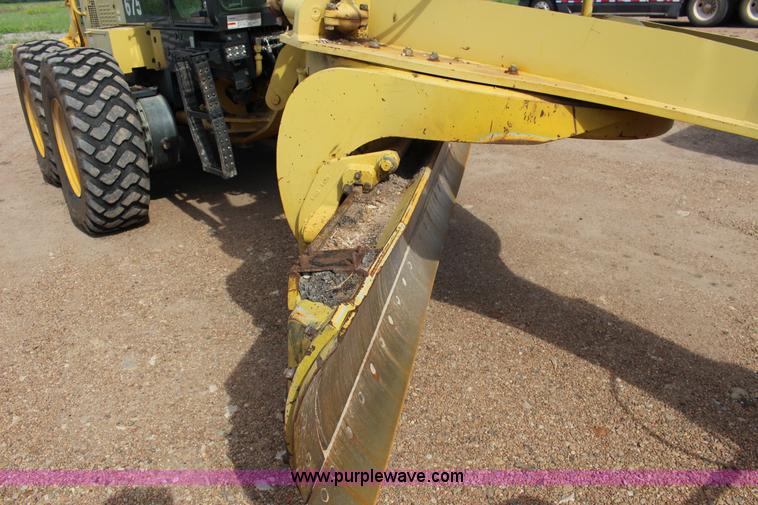 image for item F7987 2005 Komatsu GD675 motor grader