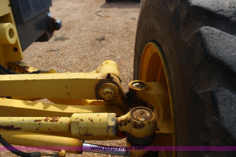 image for item F7987 2005 Komatsu GD675 motor grader