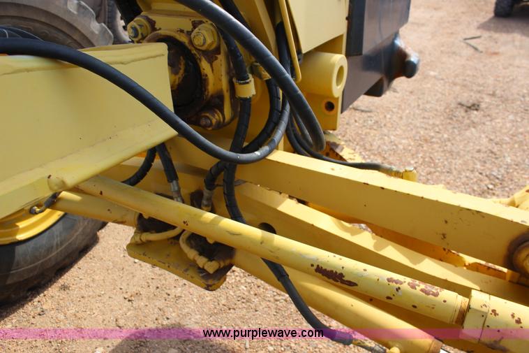 image for item F7987 2005 Komatsu GD675 motor grader