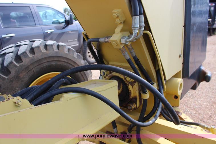 image for item F7987 2005 Komatsu GD675 motor grader