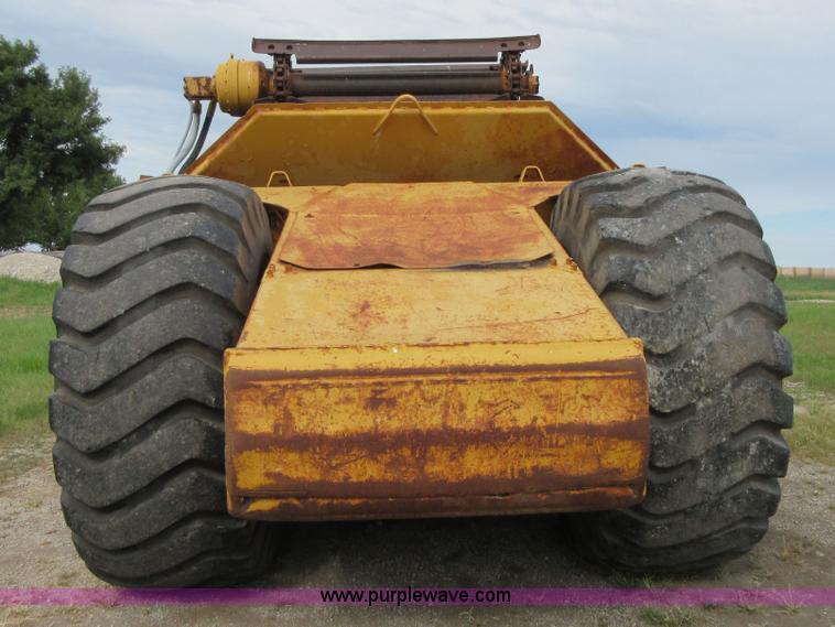 image for item H4149 1972 Caterpillar 623B elevating scraper