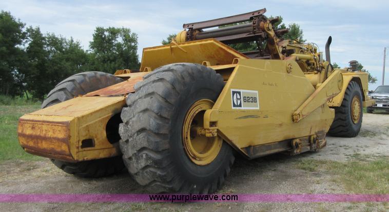 image for item H4149 1972 Caterpillar 623B elevating scraper