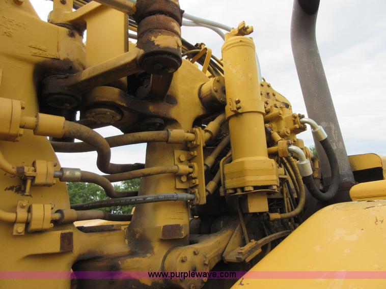 image for item H4149 1972 Caterpillar 623B elevating scraper