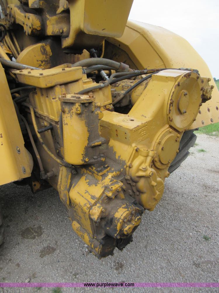 image for item H4149 1972 Caterpillar 623B elevating scraper