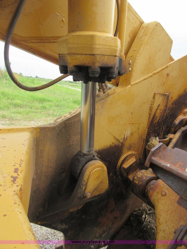 image for item H4149 1972 Caterpillar 623B elevating scraper