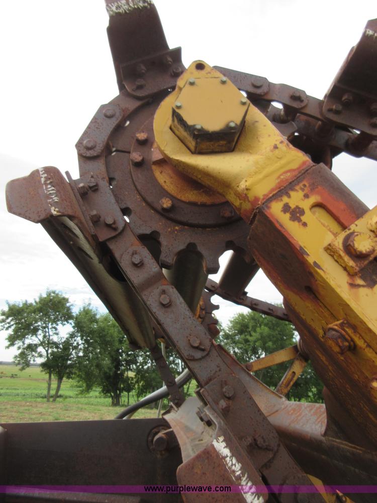 image for item H4149 1972 Caterpillar 623B elevating scraper