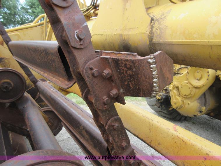 image for item H4149 1972 Caterpillar 623B elevating scraper