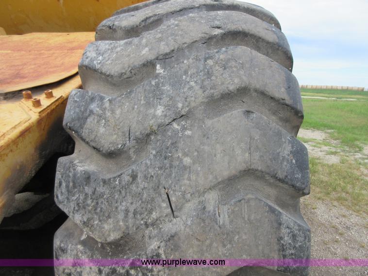 image for item H4149 1972 Caterpillar 623B elevating scraper