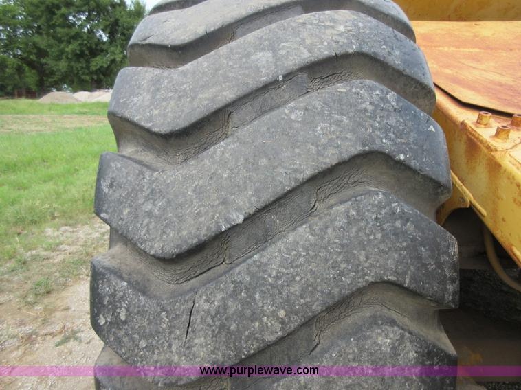 image for item H4149 1972 Caterpillar 623B elevating scraper