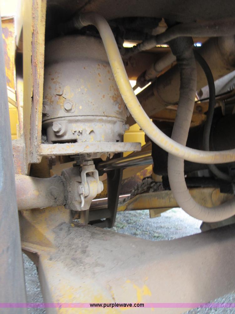 image for item H4149 1972 Caterpillar 623B elevating scraper