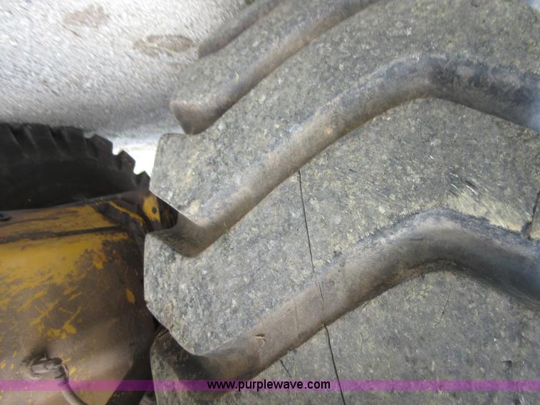 image for item H4149 1972 Caterpillar 623B elevating scraper