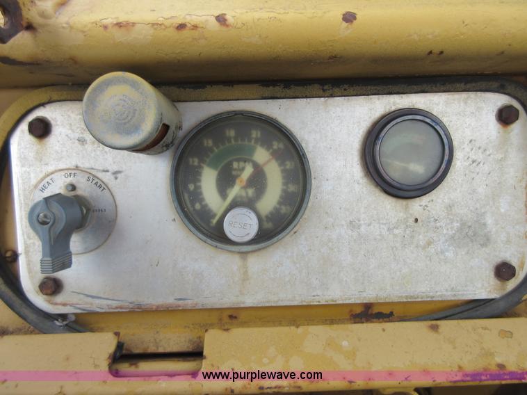 image for item H4149 1972 Caterpillar 623B elevating scraper