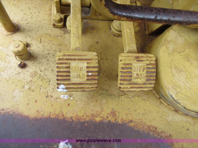 image for item H4149 1972 Caterpillar 623B elevating scraper
