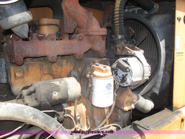 image for item H4539 1988 Case 760 trencher