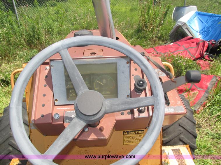 image for item H4539 1988 Case 760 trencher