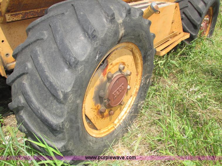 image for item H4539 1988 Case 760 trencher