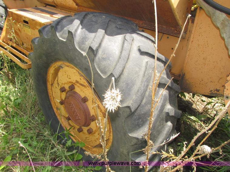 image for item H4539 1988 Case 760 trencher