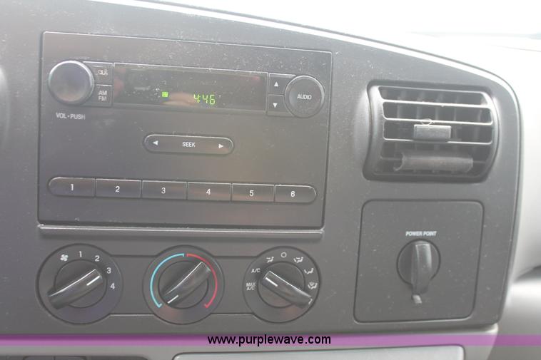 image for item H8146 2006 Ford F350 Super Duty XL Crew Cab pickup truck